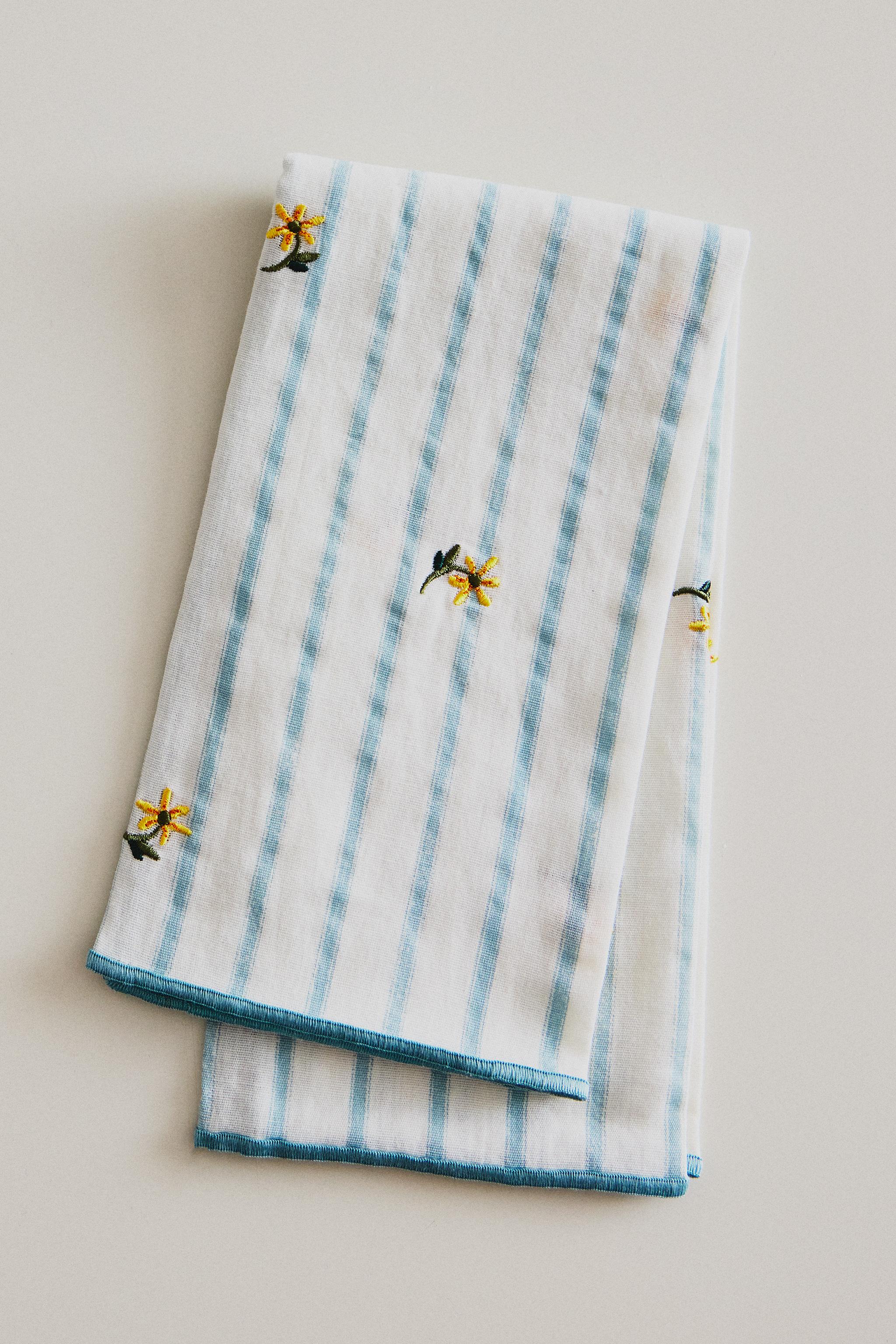 LOT DE 2 SERVIETTES TABLE RAYURES ET FLEUR BRODÉE